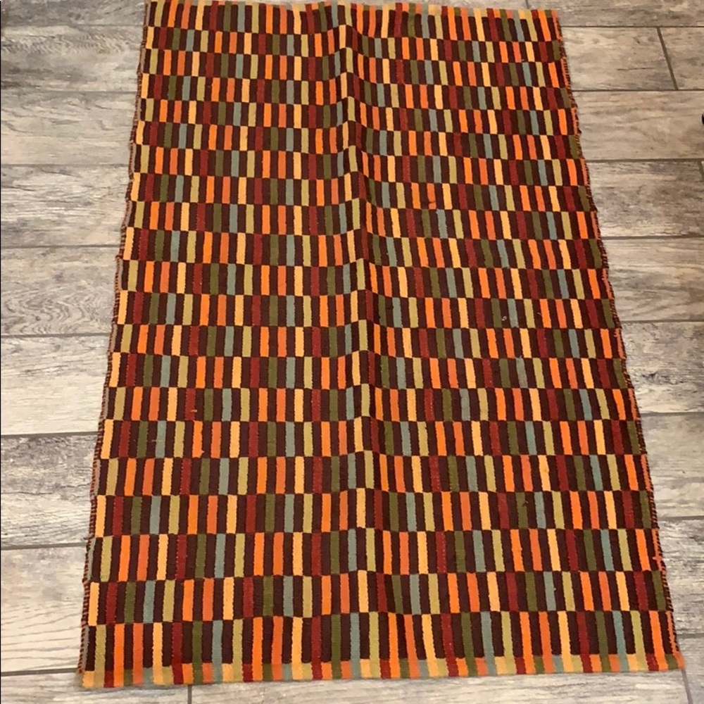 Pier 1 colorful Rug 2 x 3 ft